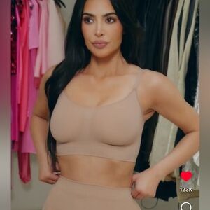 SKIMS EVERYDAY SCULPT BRALETTE MICA SMALL